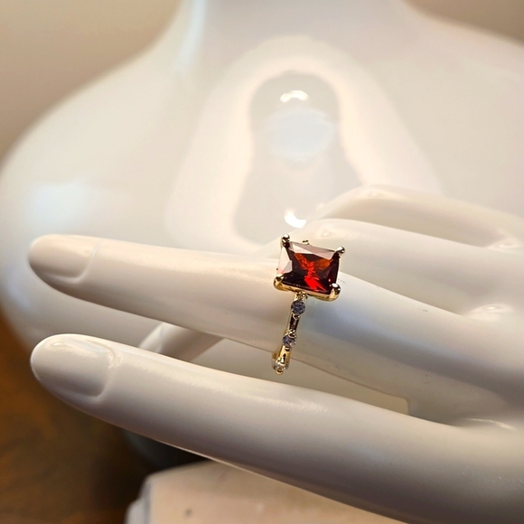 18K Golden Plated Copper Princess Cut Cubic Red Zirconia Ring Women size 7 - Picture 3 of 6